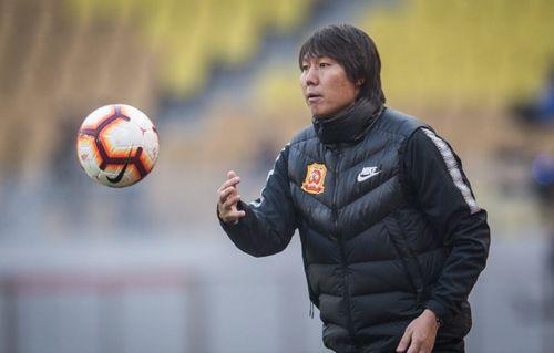 记者爆料李霄鹏被打视频,记者现场直击惊心动魄一幕  第3张